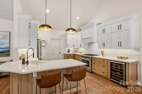 710 Knollwood Drive Hendersonville NC 28791