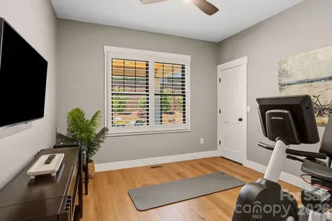 710 Knollwood Drive Hendersonville NC 28791