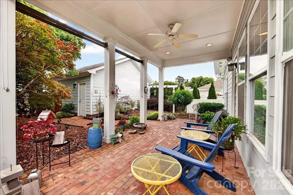 12422 Brenthaven Drive Davidson NC 28036