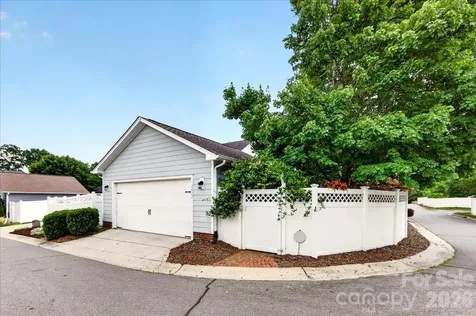 12422 Brenthaven Drive Davidson NC 28036