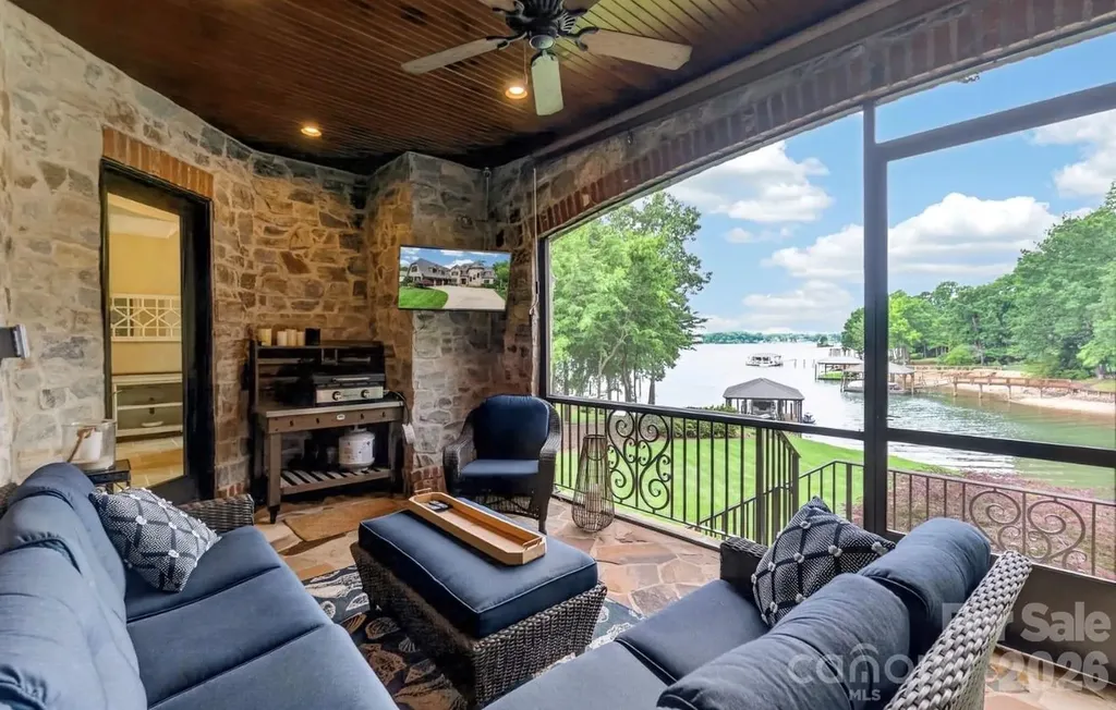 444 Bay Harbour Road Mooresville NC 28117