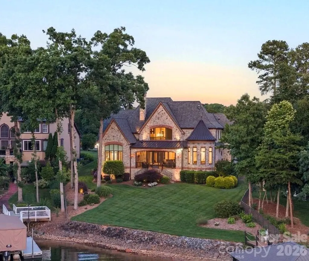 444 Bay Harbour Road Mooresville NC 28117