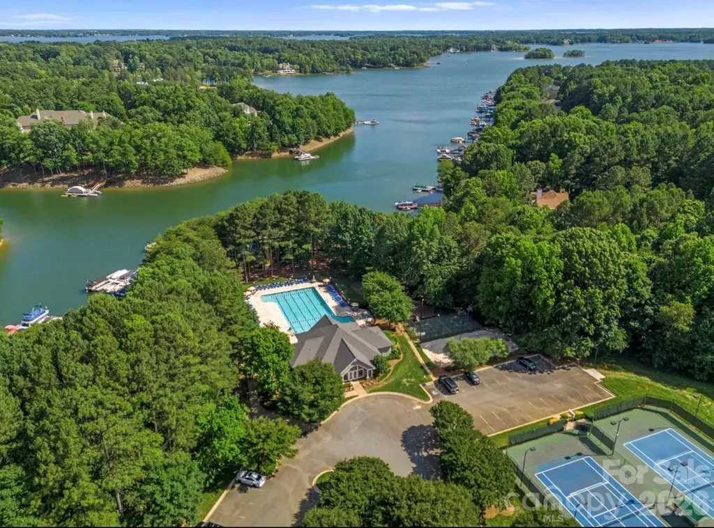 444 Bay Harbour Road Mooresville NC 28117