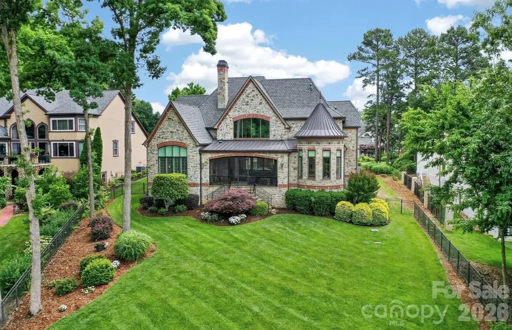 444 Bay Harbour Road Mooresville NC 28117