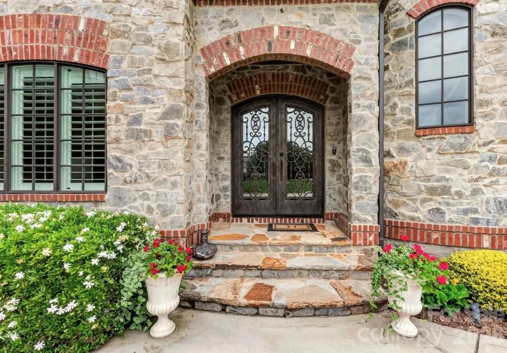 444 Bay Harbour Road Mooresville NC 28117