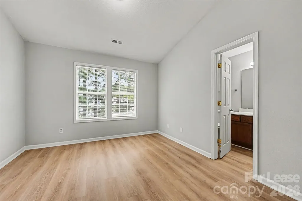 4413 Eaves Lane Charlotte NC 28215