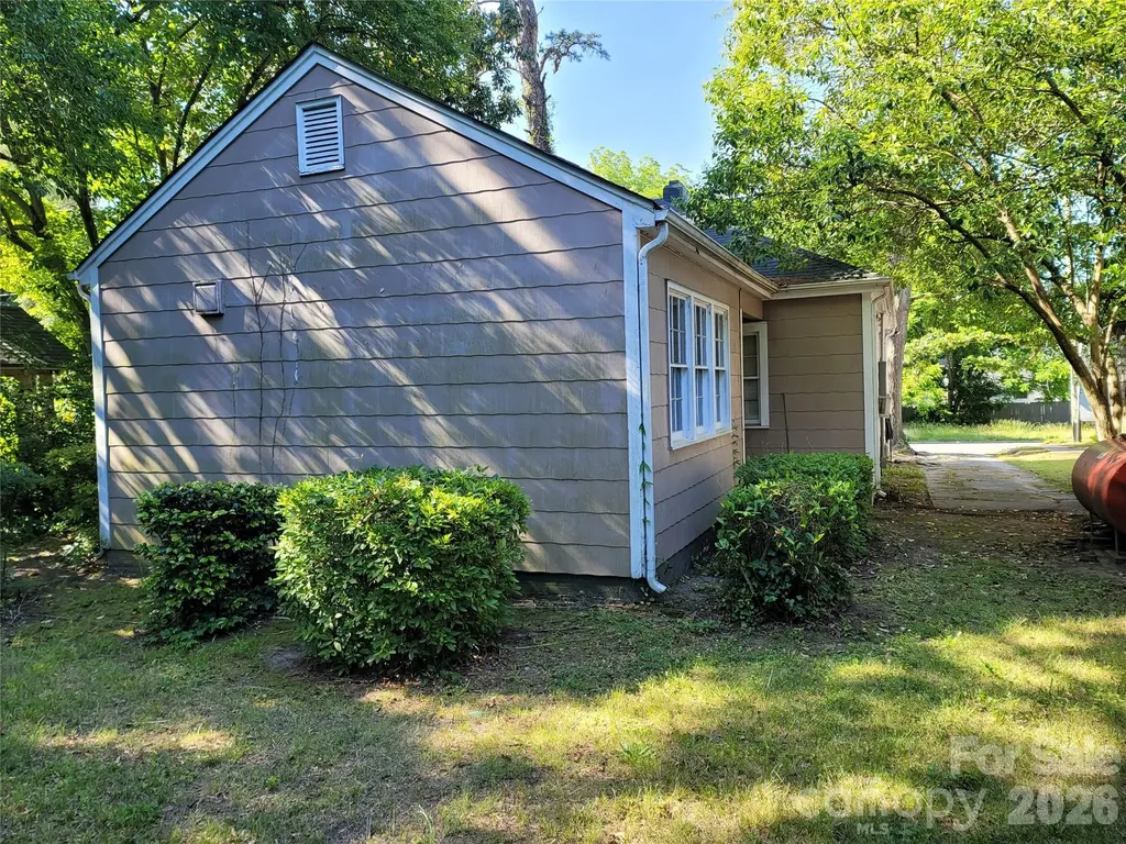 318 W Sixth Avenue Gastonia NC 28052