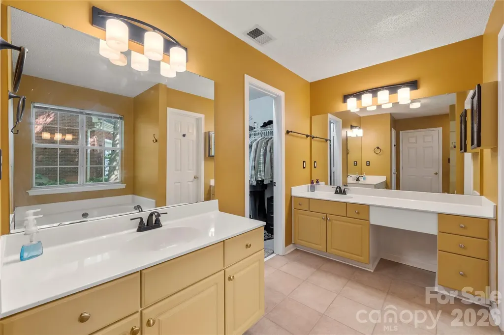 8411 Red Cypress Court Charlotte NC 28216