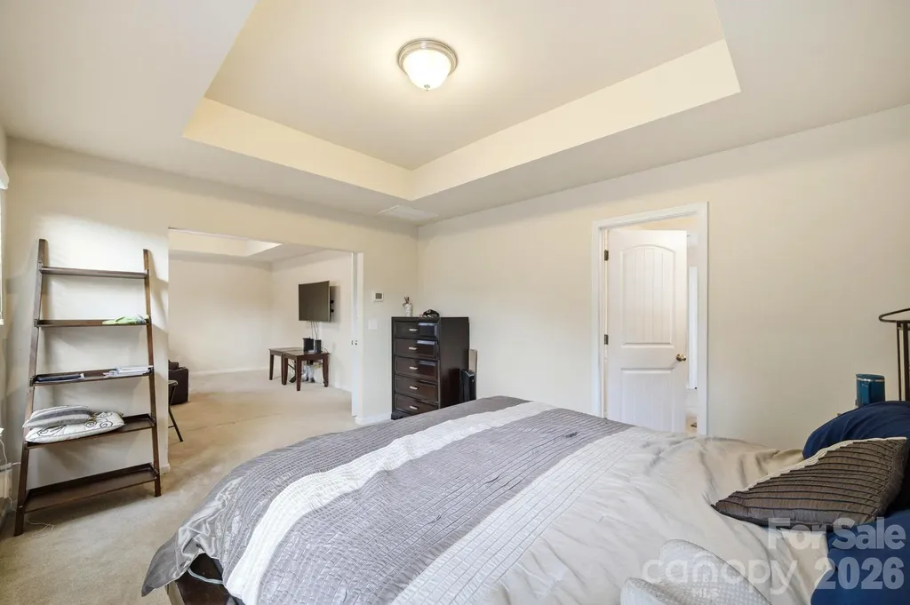 504 Knothole Lane Charlotte NC 28214
