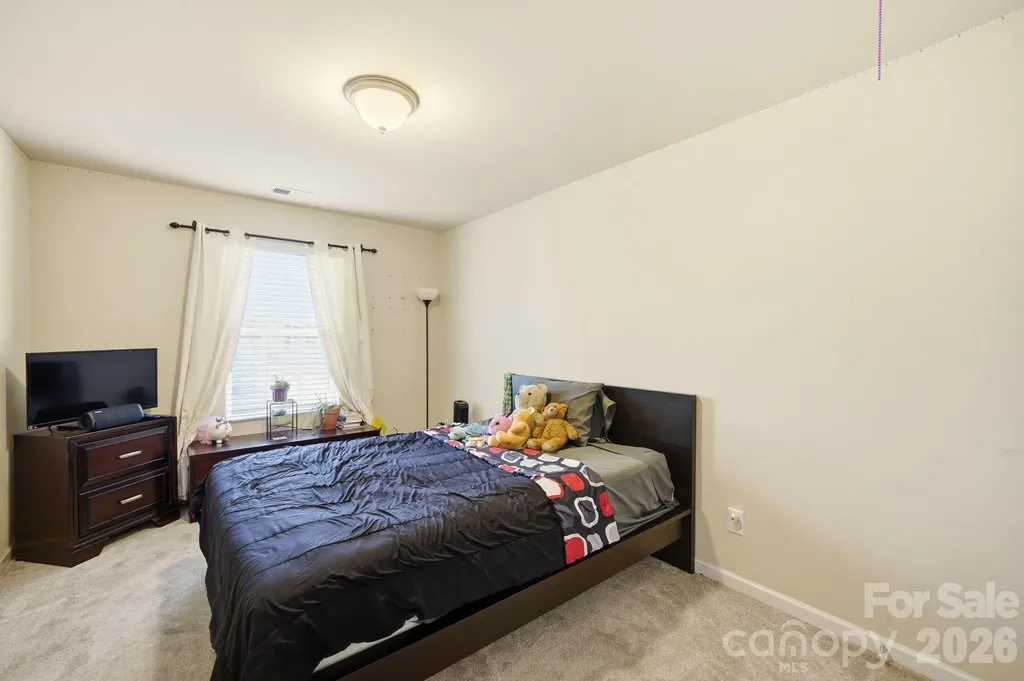 504 Knothole Lane Charlotte NC 28214