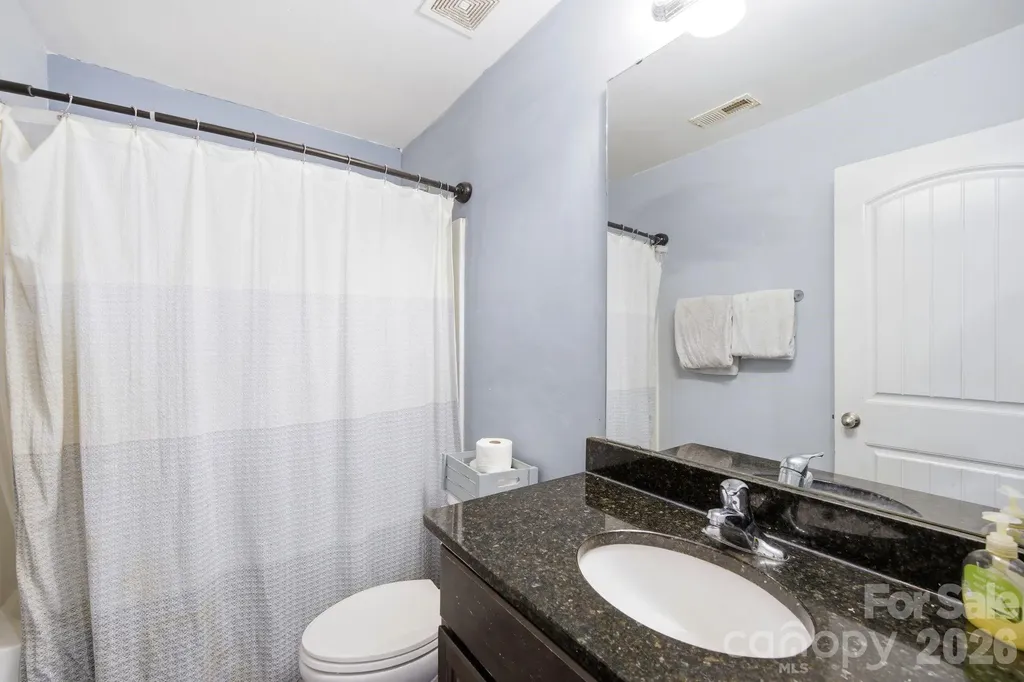 504 Knothole Lane Charlotte NC 28214