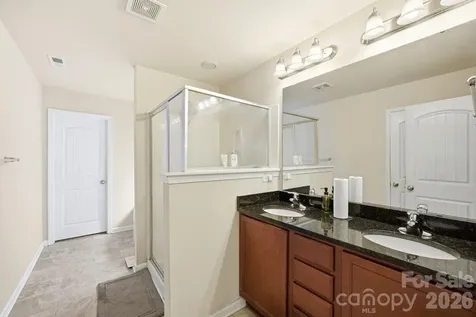 504 Knothole Lane Charlotte NC 28214