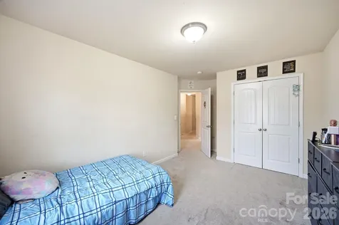 504 Knothole Lane Charlotte NC 28214