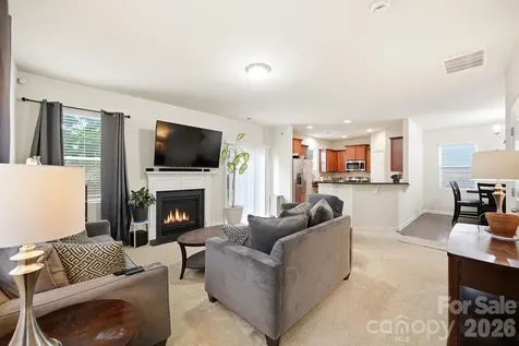 504 Knothole Lane Charlotte NC 28214