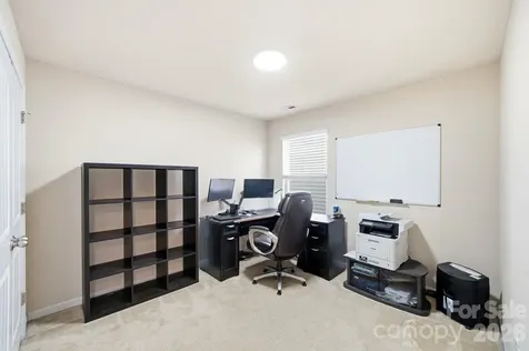 504 Knothole Lane Charlotte NC 28214