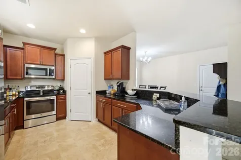 504 Knothole Lane Charlotte NC 28214