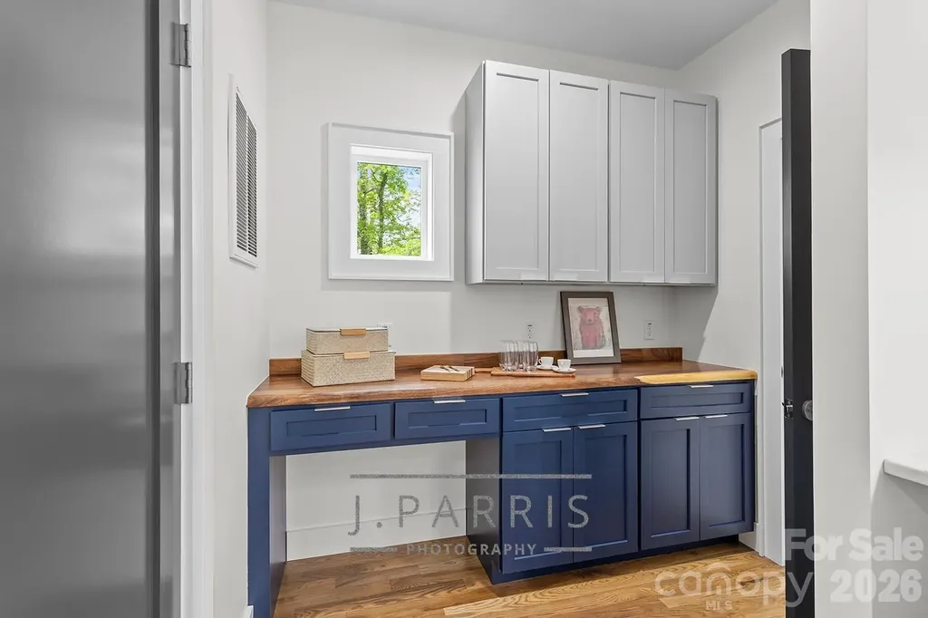 121 Laurel Loop Asheville NC 28806