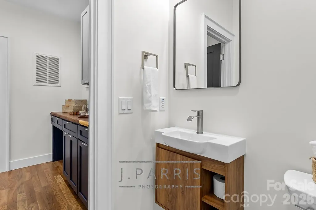 121 Laurel Loop Asheville NC 28806