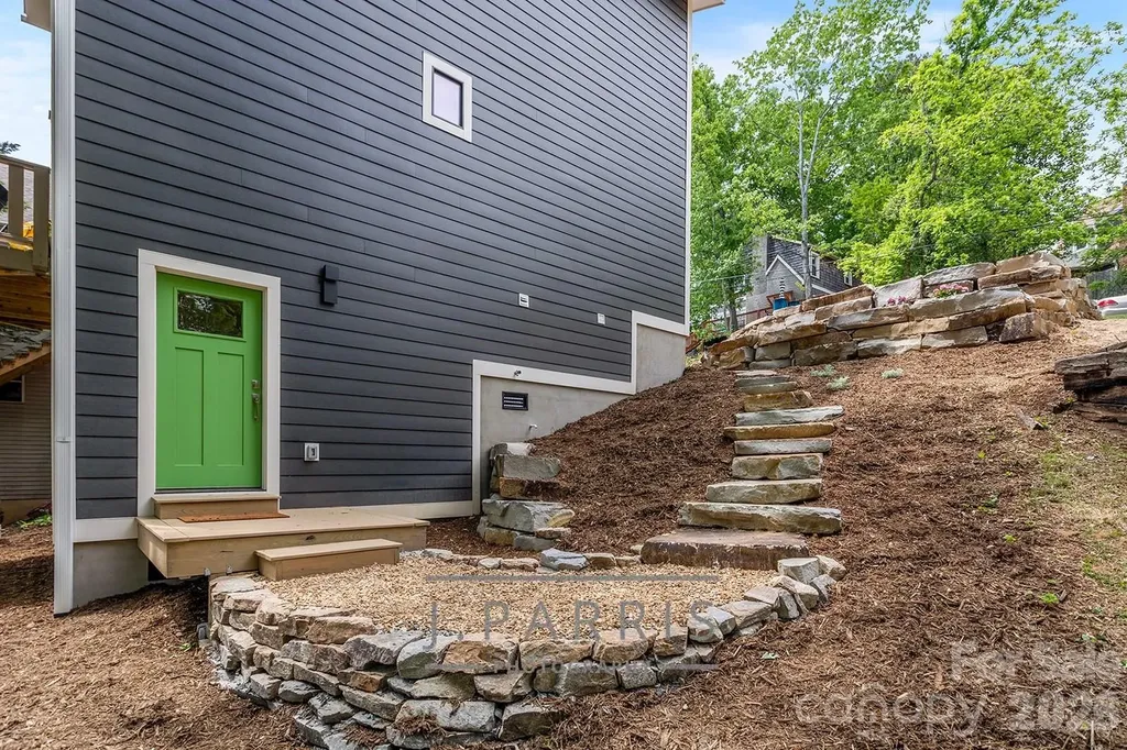 121 Laurel Loop Asheville NC 28806