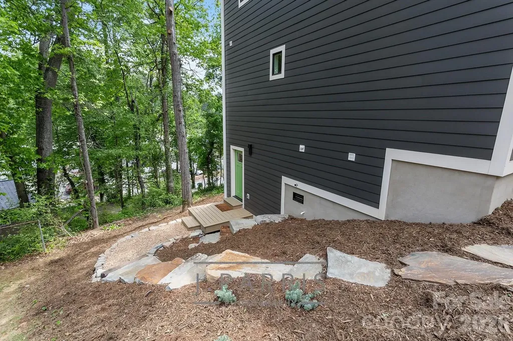 121 Laurel Loop Asheville NC 28806