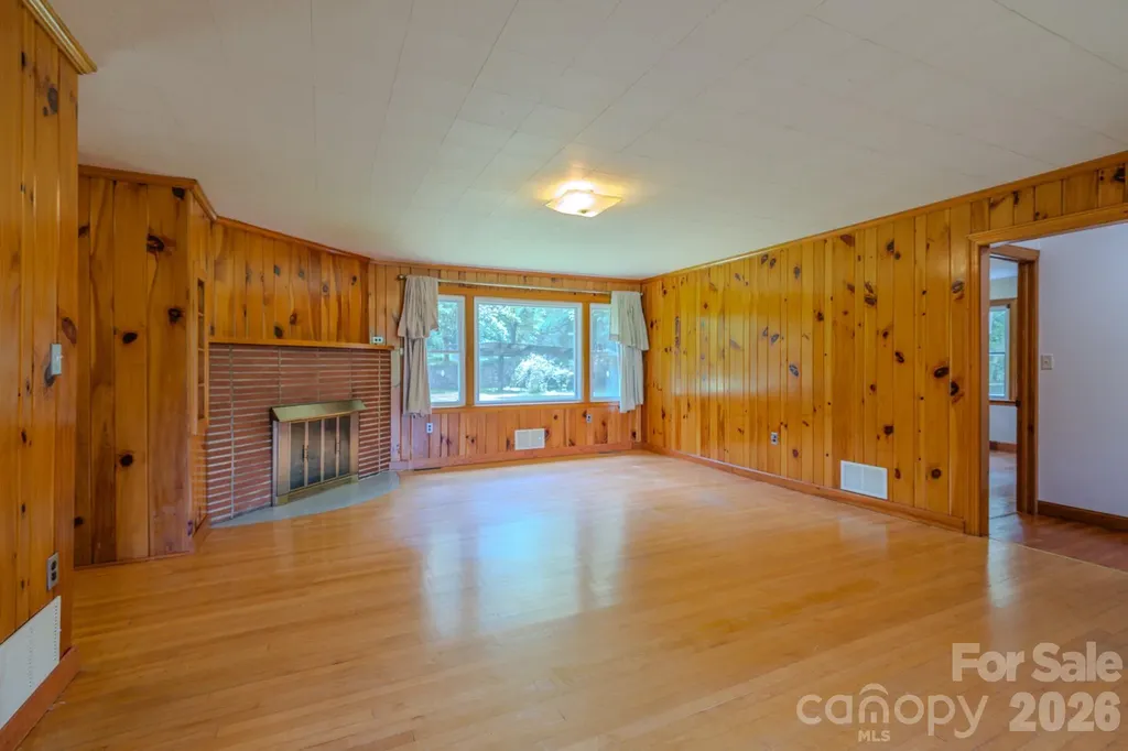 456 Lower Grassy Branch Road Asheville NC 28805
