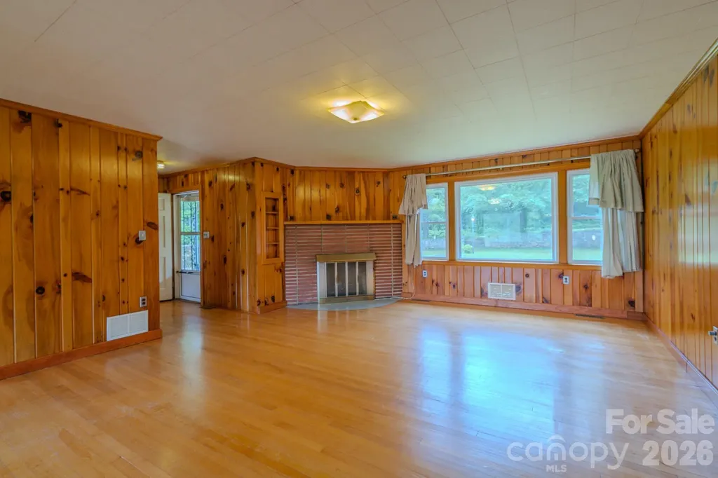 456 Lower Grassy Branch Road Asheville NC 28805