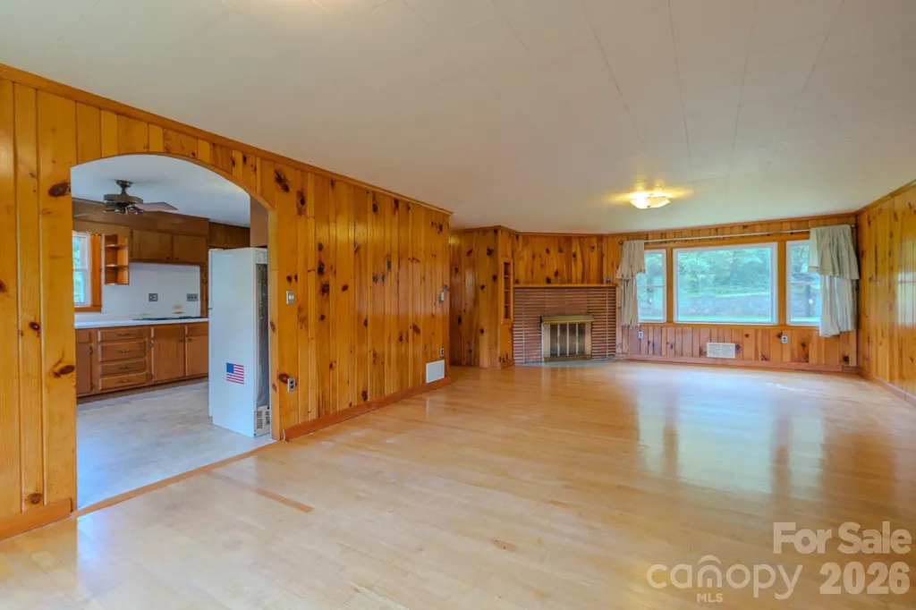456 Lower Grassy Branch Road Asheville NC 28805