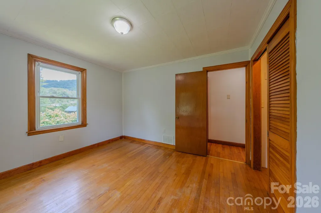 456 Lower Grassy Branch Road Asheville NC 28805
