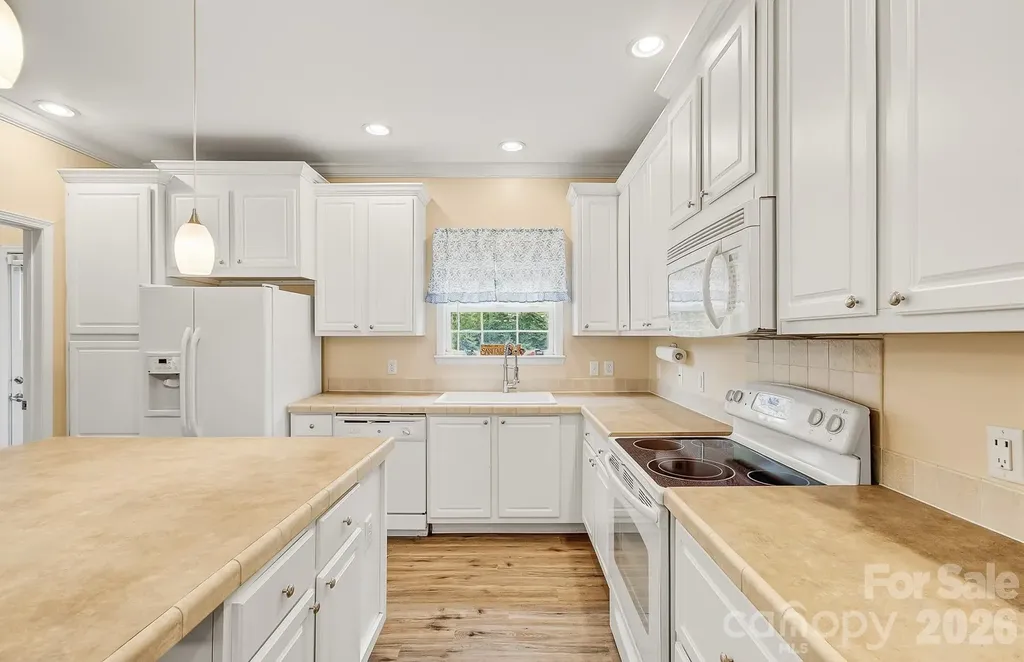 40 Liberty Road Candler NC 28715