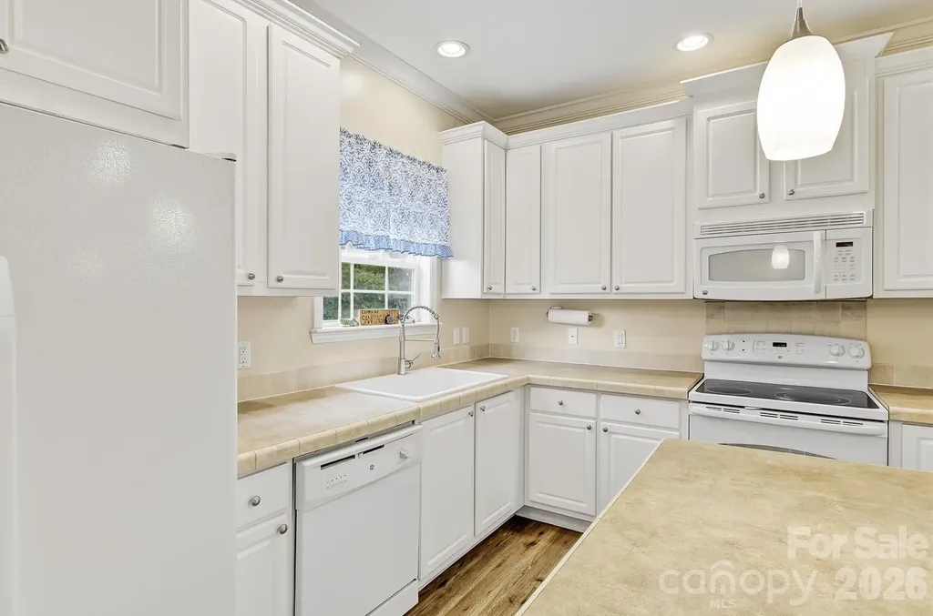 40 Liberty Road Candler NC 28715