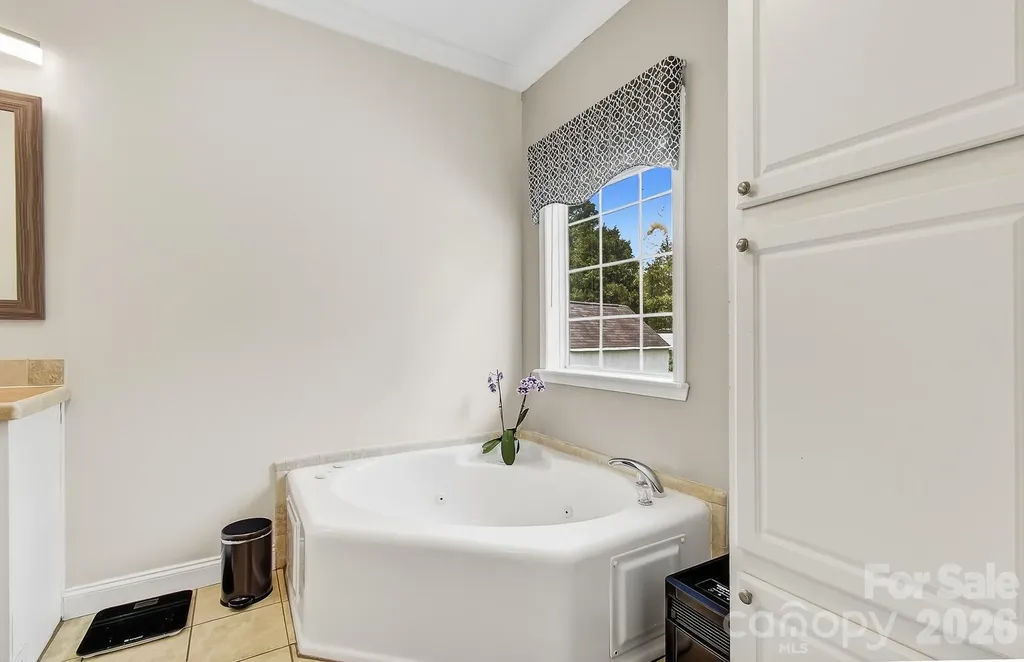 40 Liberty Road Candler NC 28715