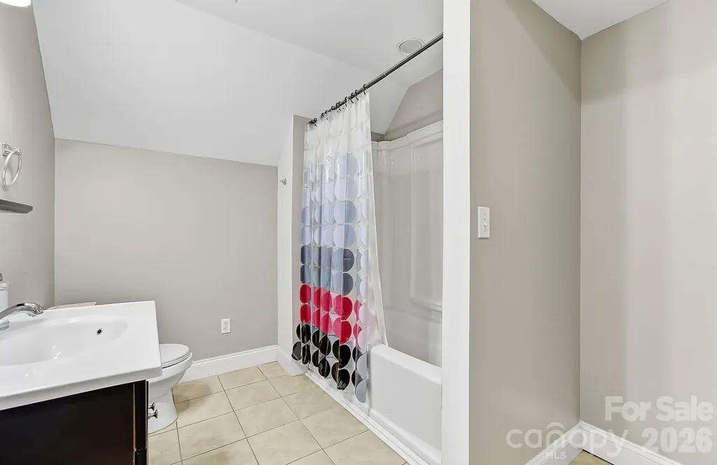 40 Liberty Road Candler NC 28715