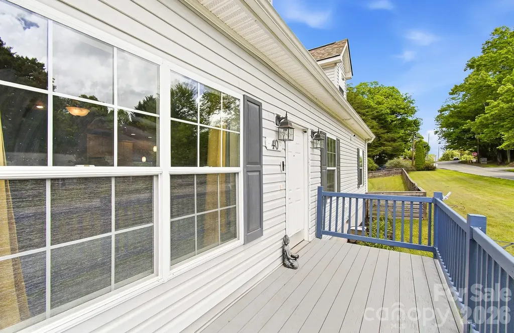 40 Liberty Road Candler NC 28715