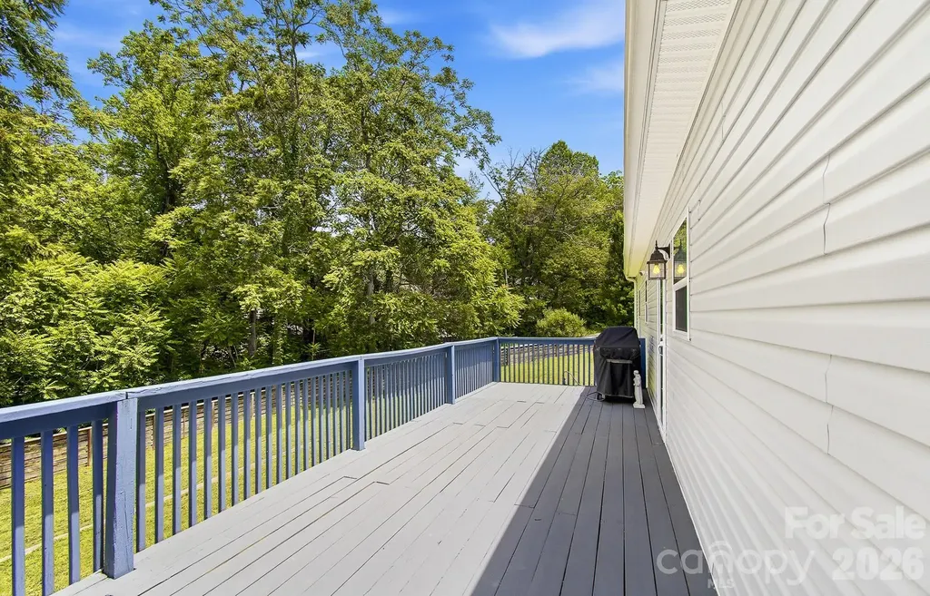 40 Liberty Road Candler NC 28715
