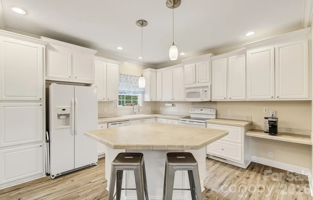 40 Liberty Road Candler NC 28715