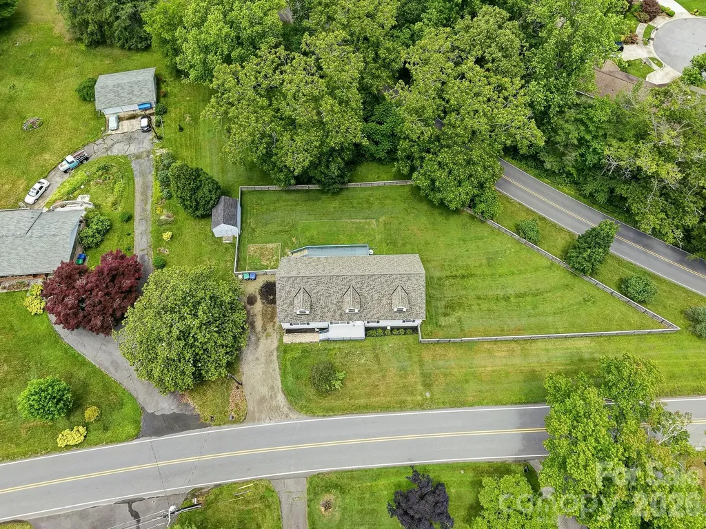 40 Liberty Road Candler NC 28715