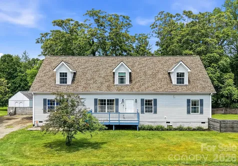 40 Liberty Road Candler NC 28715