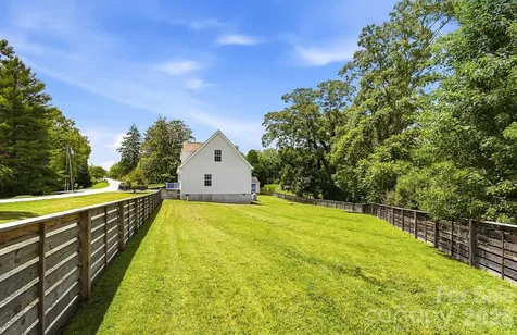40 Liberty Road Candler NC 28715
