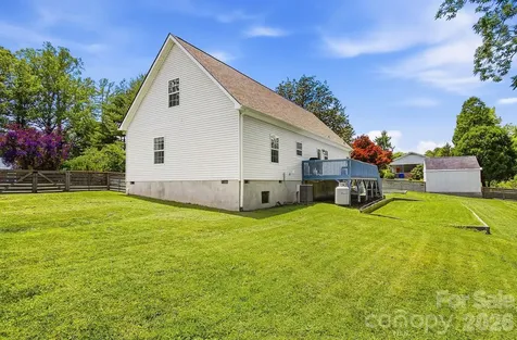 40 Liberty Road Candler NC 28715