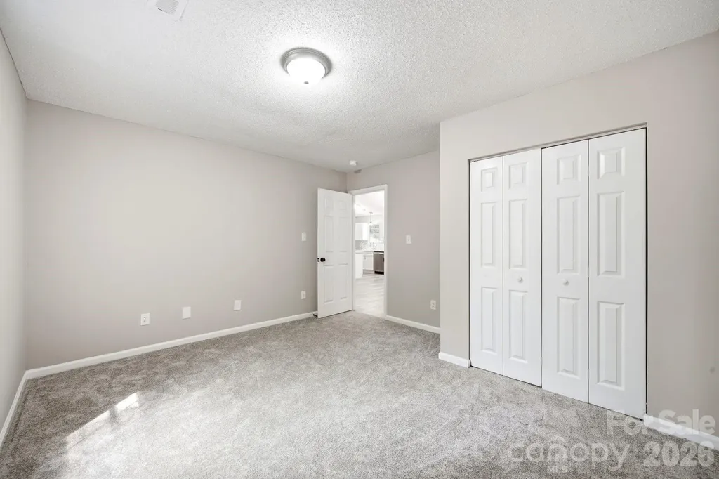 6324 Grove Park Boulevard Charlotte NC 28215