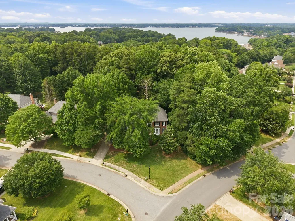 21311 Crown Lake Drive Cornelius NC 28031