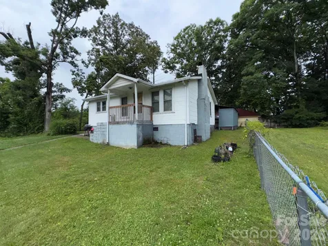 831/833 N Oak Street Hendersonville NC 28739