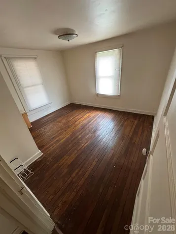 831/833 N Oak Street Hendersonville NC 28739
