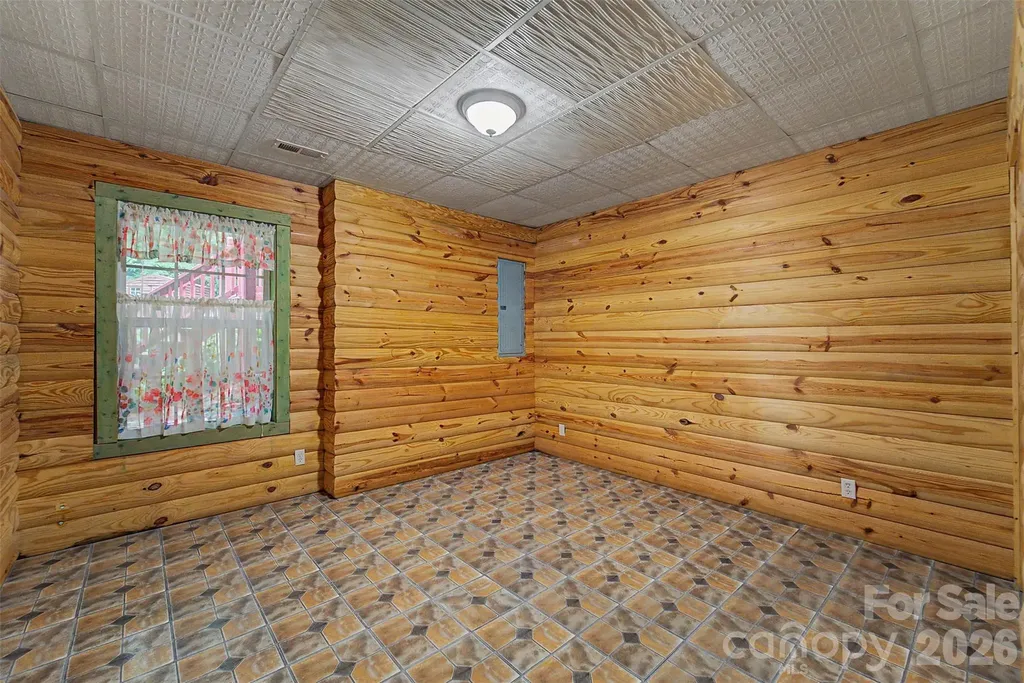 77 Pigeon Creek Trail Bryson City NC 28713