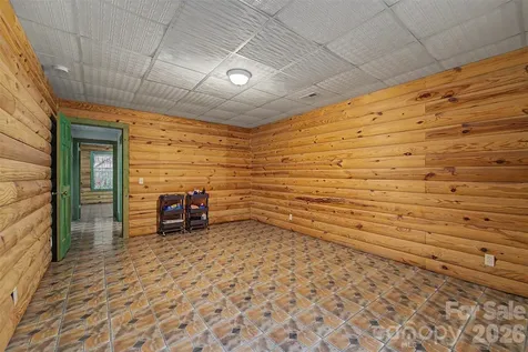 77 Pigeon Creek Trail Bryson City NC 28713