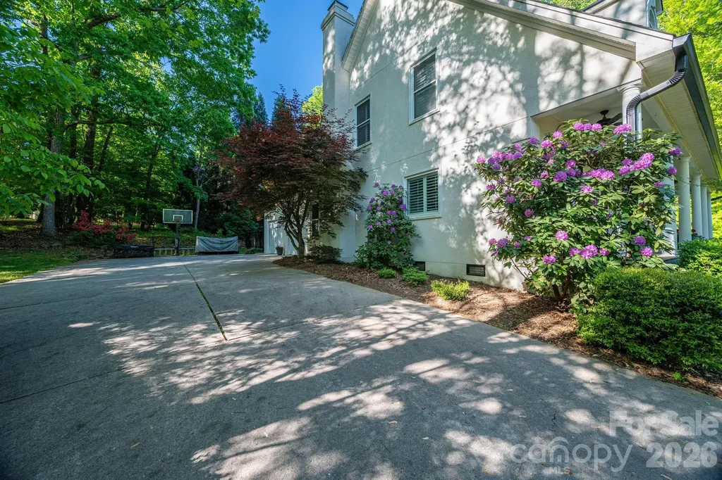 1027 Dan Maples Drive Cramerton NC 28032