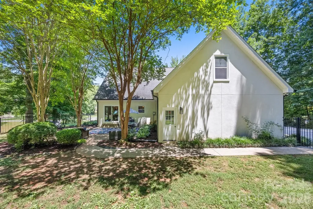 1027 Dan Maples Drive Cramerton NC 28032