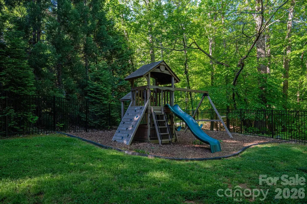 1027 Dan Maples Drive Cramerton NC 28032