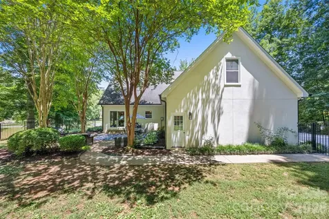 1027 Dan Maples Drive Cramerton NC 28032