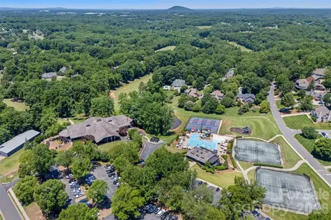 1027 Dan Maples Drive Cramerton NC 28032